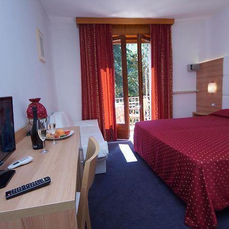 Hotel Alpi Malcesine Bagian luar foto