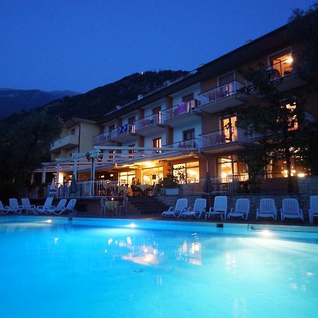 Hotel Alpi Malcesine Bagian luar foto