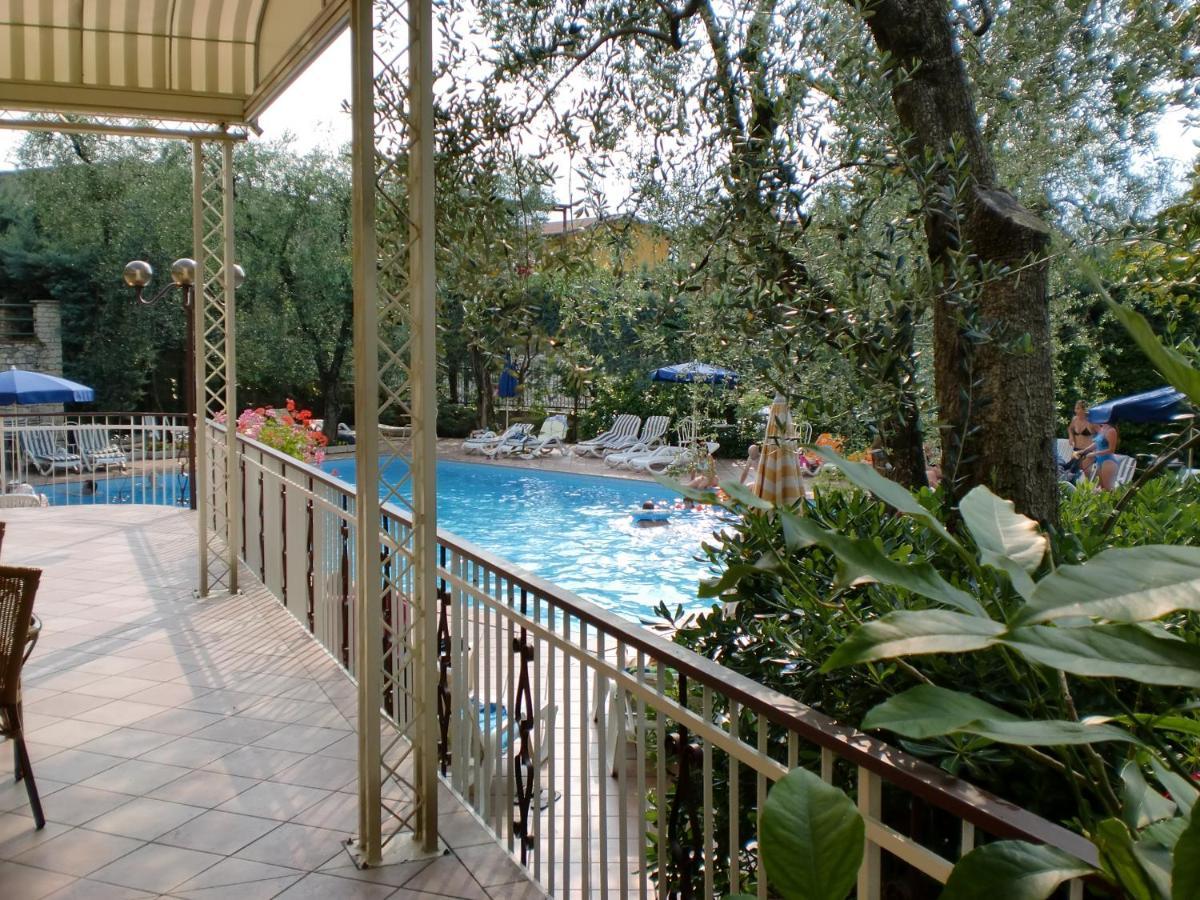 Hotel Alpi Malcesine Bagian luar foto