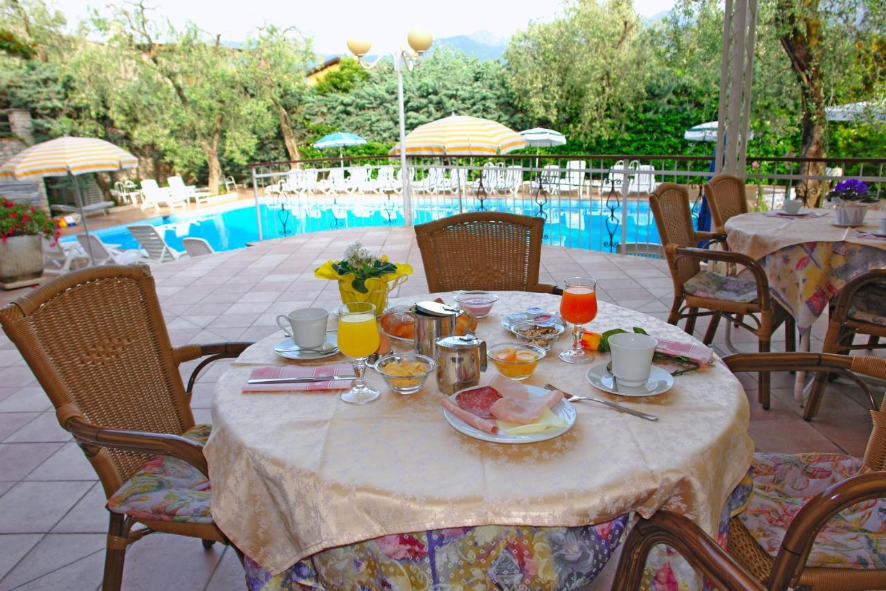 Hotel Alpi Malcesine Bagian luar foto