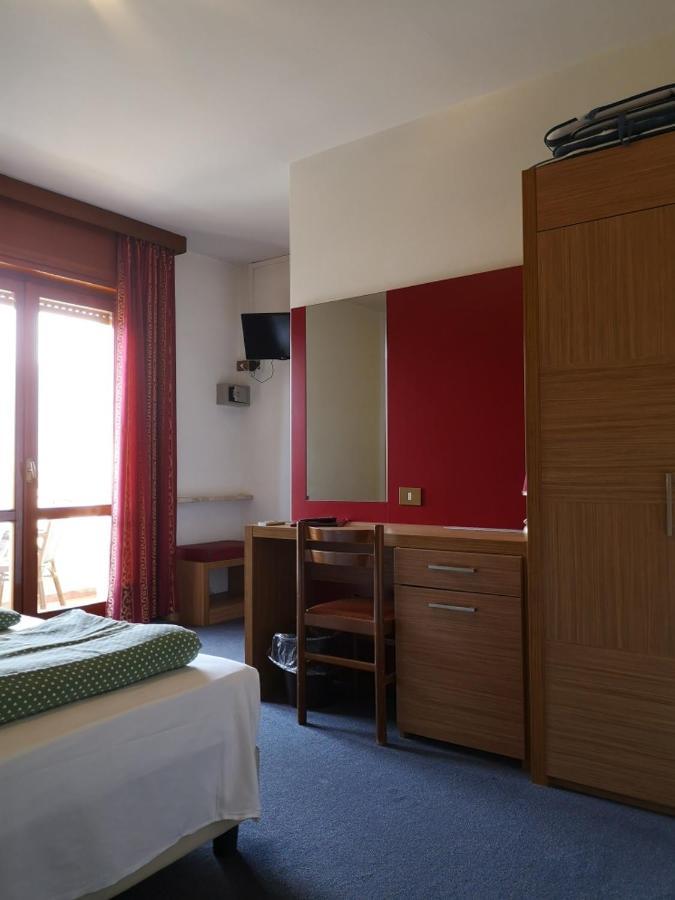 Hotel Alpi Malcesine Bagian luar foto