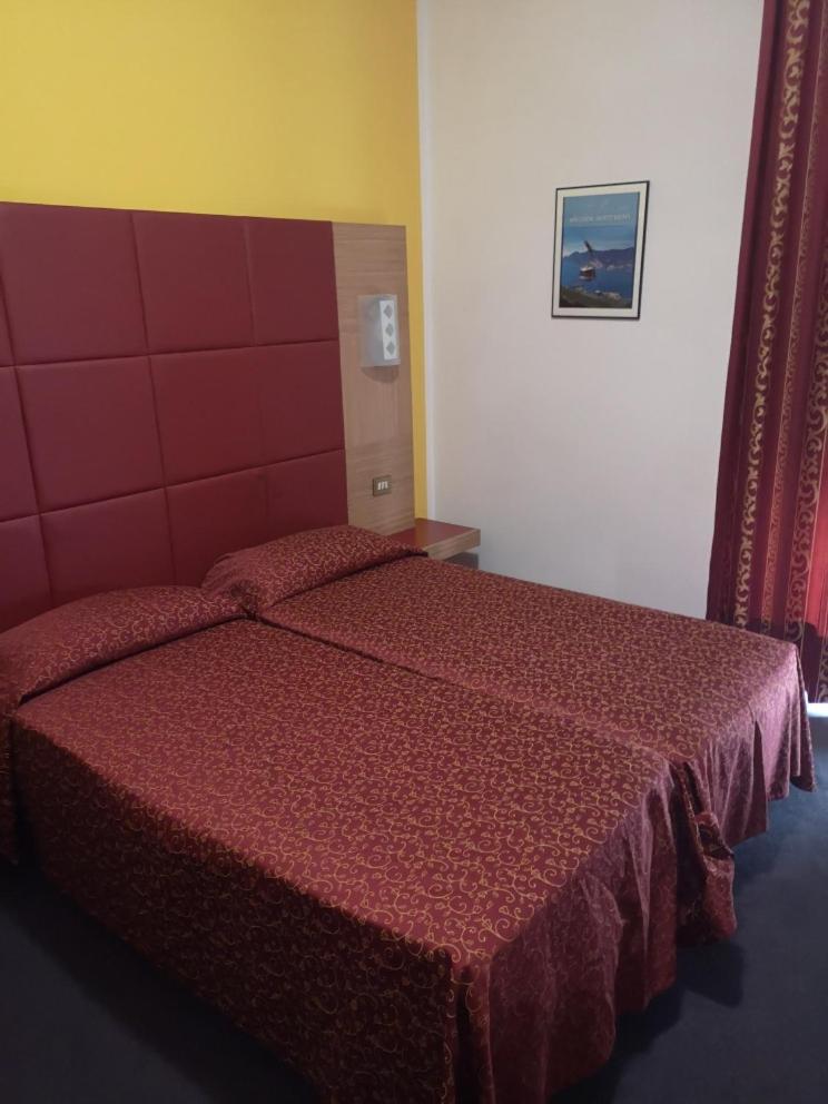 Hotel Alpi Malcesine Ruang foto