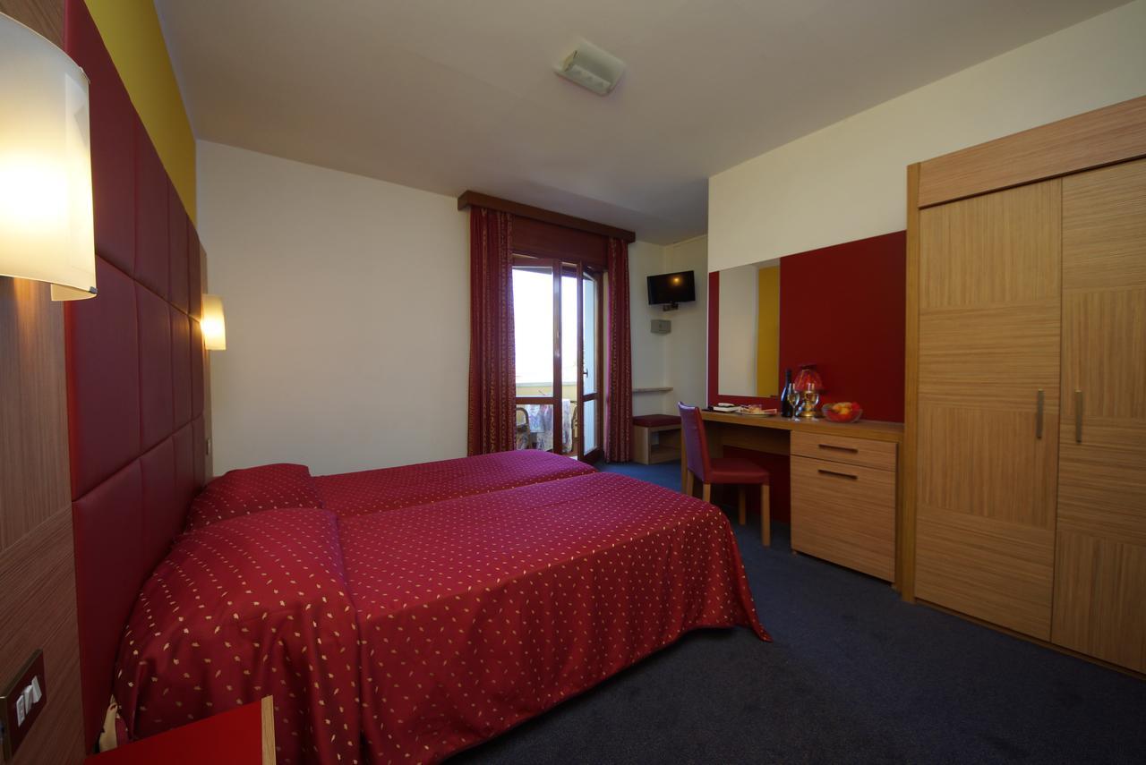 Hotel Alpi Malcesine Bagian luar foto