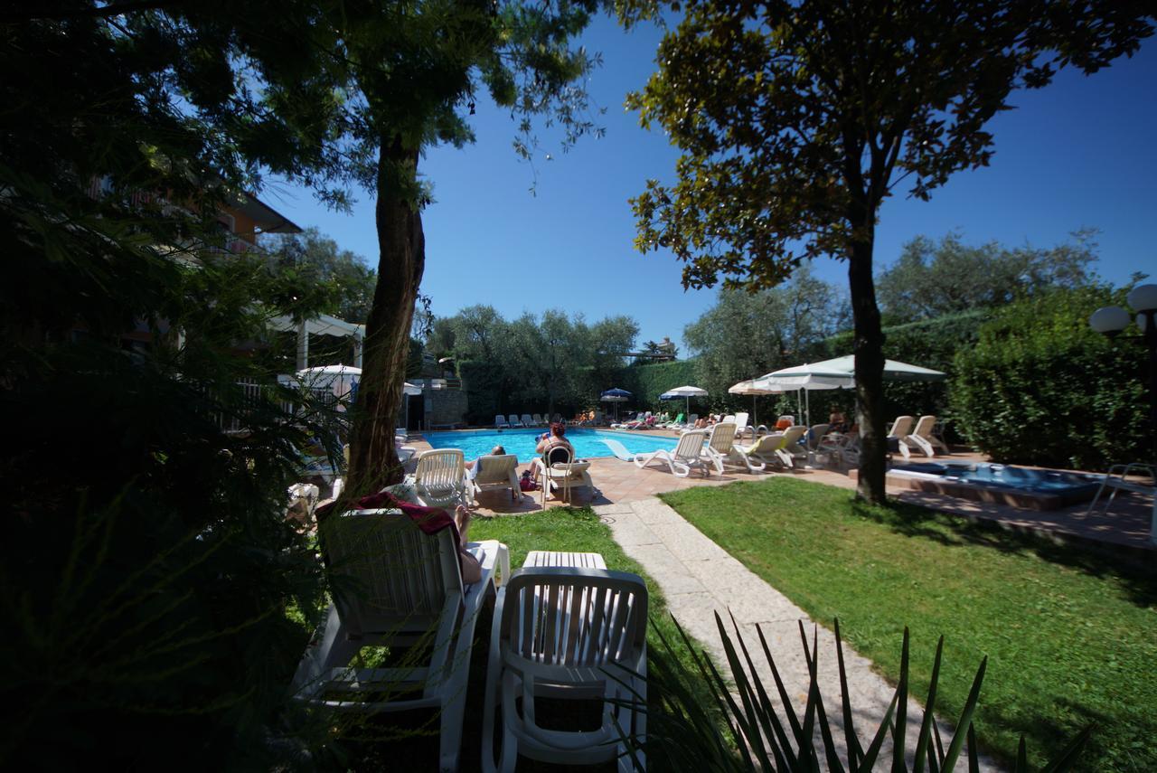 Hotel Alpi Malcesine Bagian luar foto
