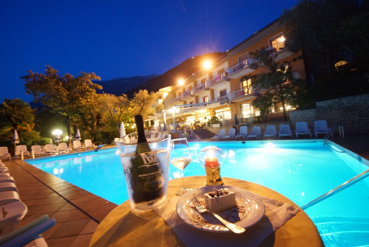 Hotel Alpi Malcesine Bagian luar foto