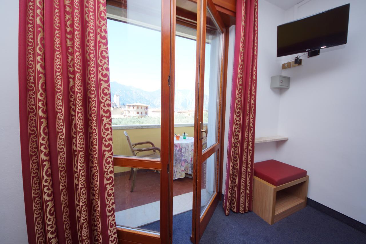 Hotel Alpi Malcesine Bagian luar foto