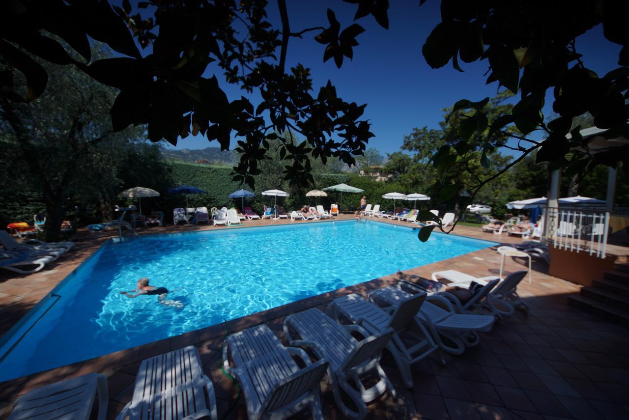 Hotel Alpi Malcesine Bagian luar foto