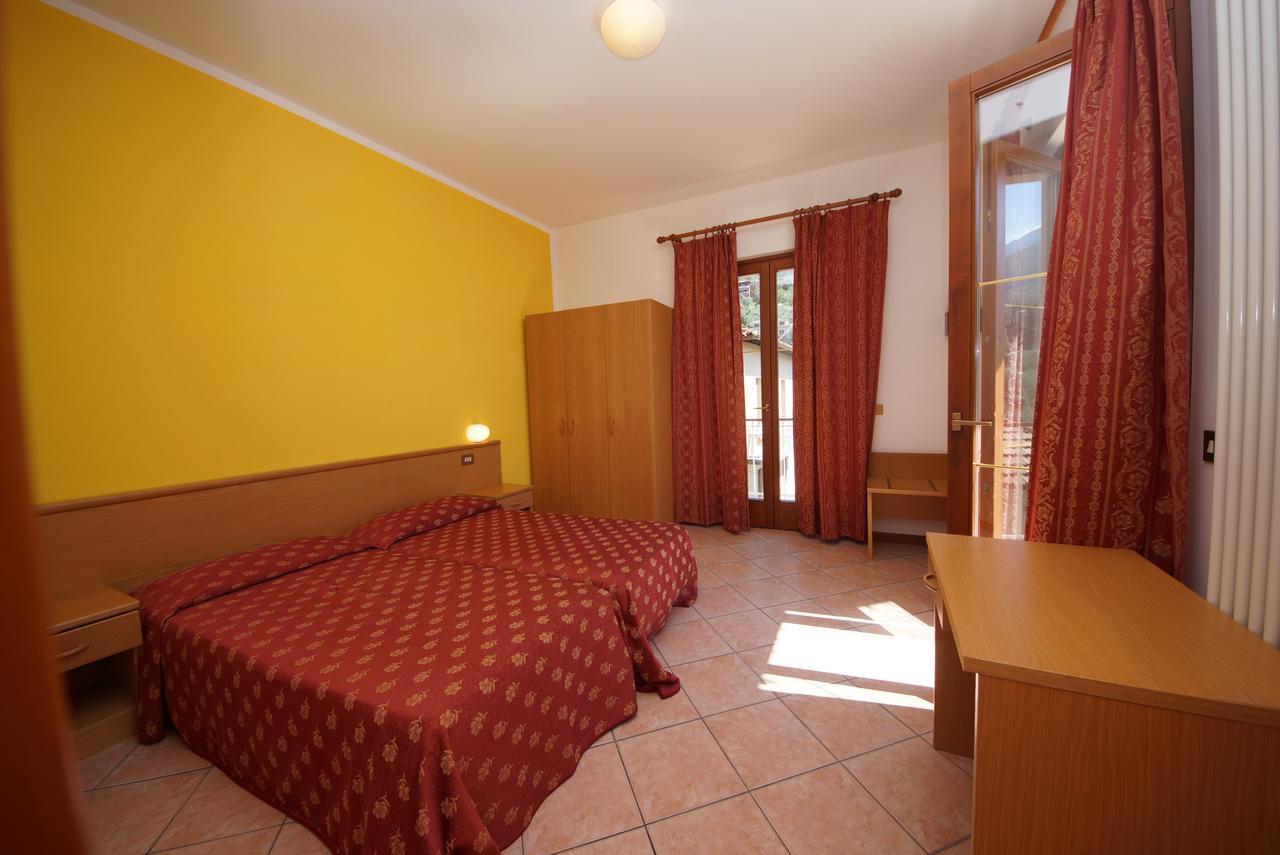 Hotel Alpi Malcesine Bagian luar foto