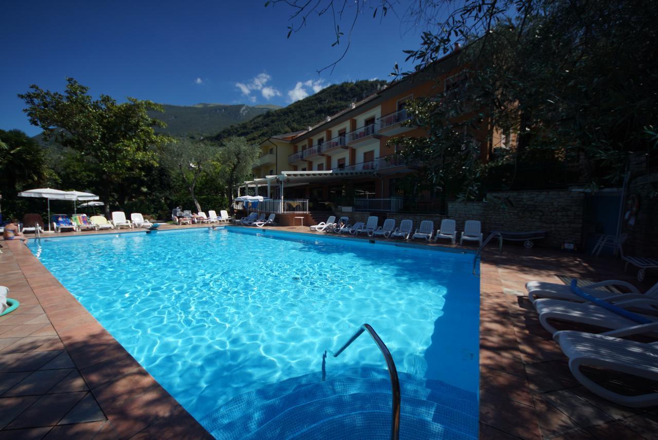Hotel Alpi Malcesine Bagian luar foto
